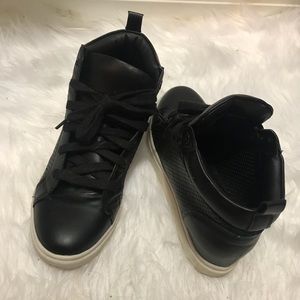 💙Black Mossimo High Tops 💙